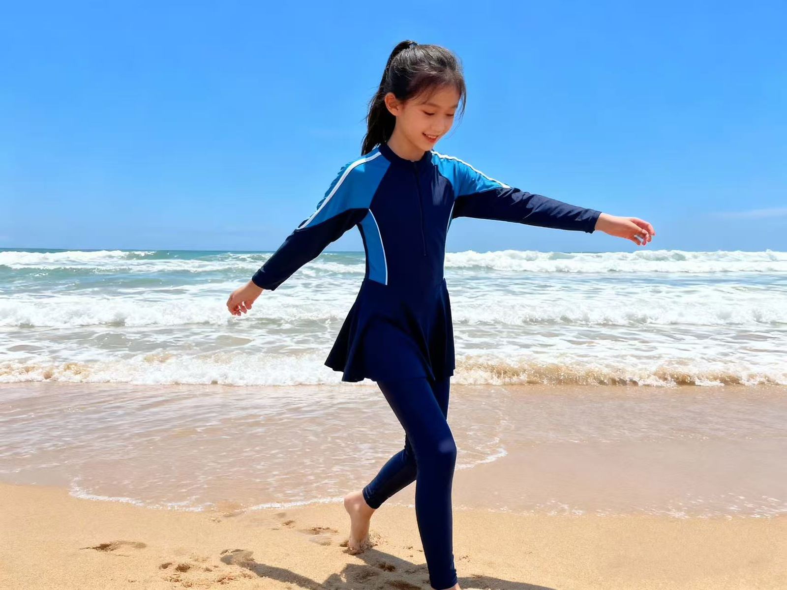 Girls long sleeve Swimming costumes